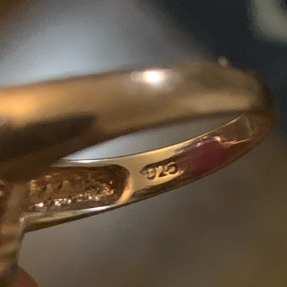 NEW ♥️ Gold Plated Cabochon Ruby Ring - Picture 6 of 7